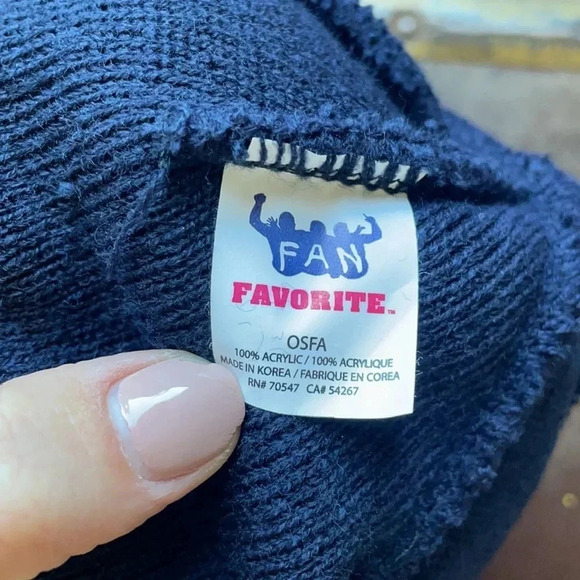 Chicago Cubs Beanie Hat - Picture 2 of 3